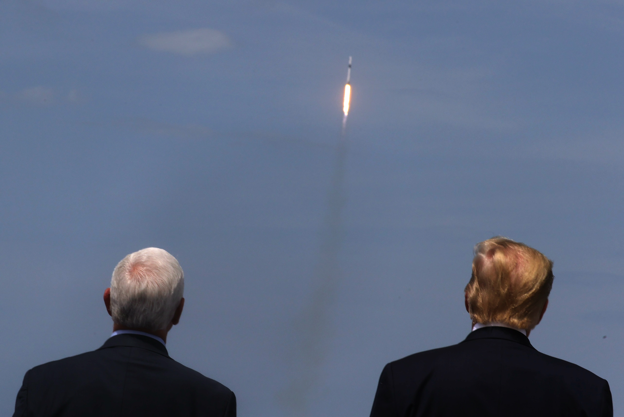 Exitoso lanzamiento del cohete Falcon 9 de SpaceX hizo historia al entrar en órbita (Fotos)