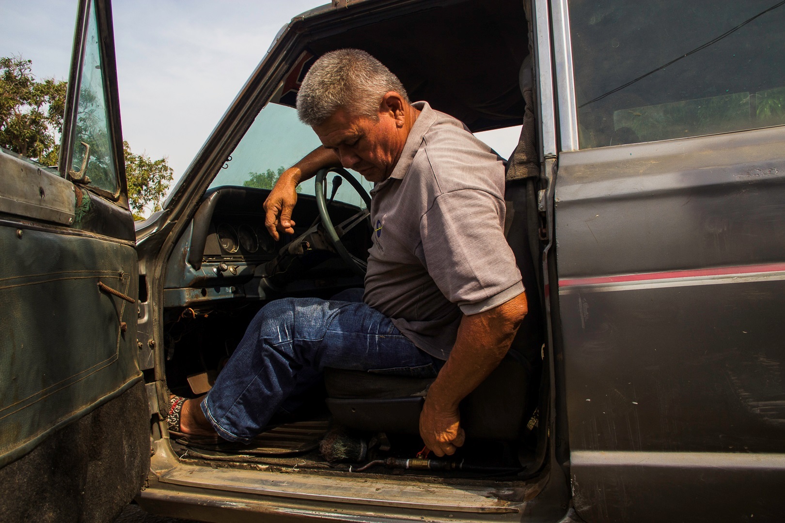 Un peligroso ingenio con gas para vencer la escasez de gasolina en Venezuela (Fotos)