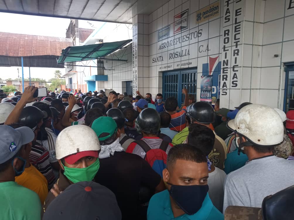 Campesinos y productores de Portugesa se declaran en emergencia y toman estación de servicio (Video y fotos) #24May