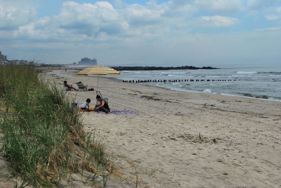 Playas de Nueva York reabrirán en Memorial Day