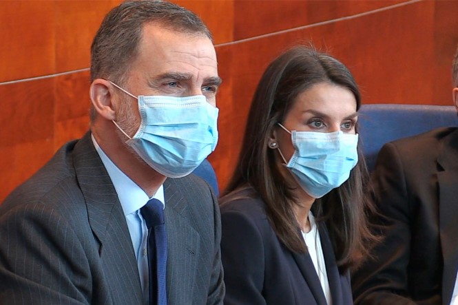 Por primera vez desde que se inició el confinamiento: El rey Felipe y la reina Letizia salieron del Palacio de Zarzuela