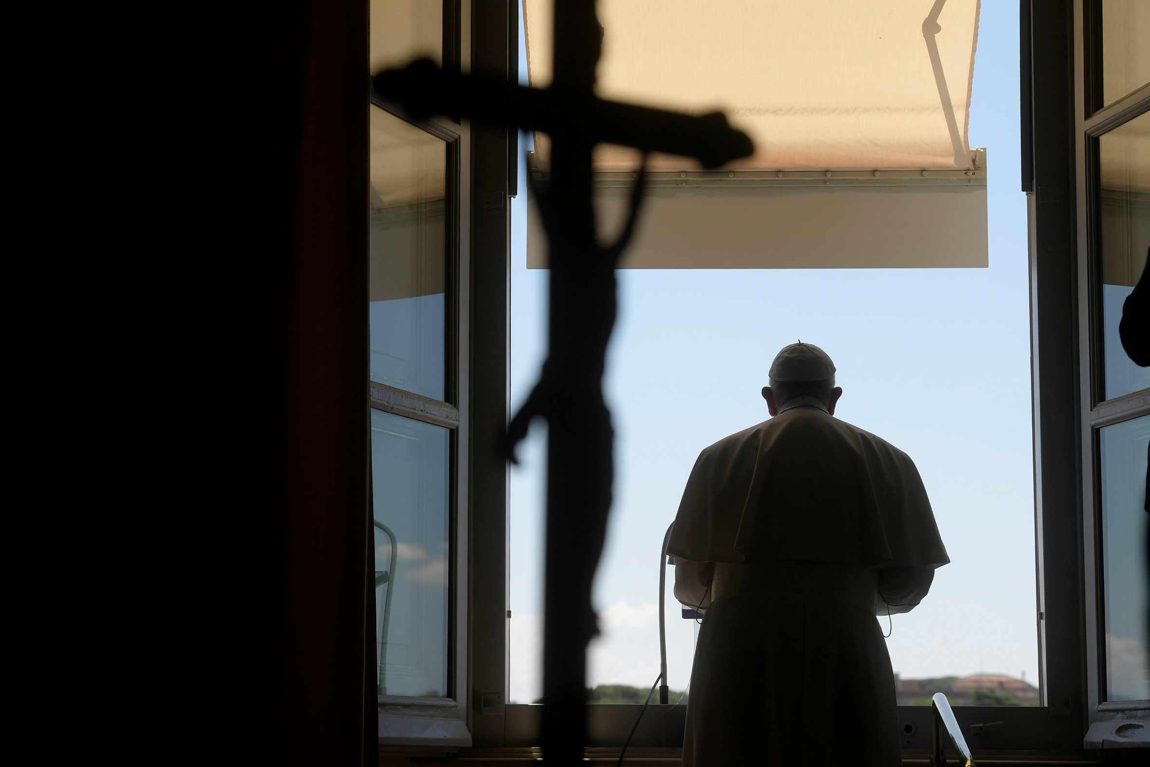 El papa Francisco envía su pésame a Benedicto XVI por la muerte de su hermano