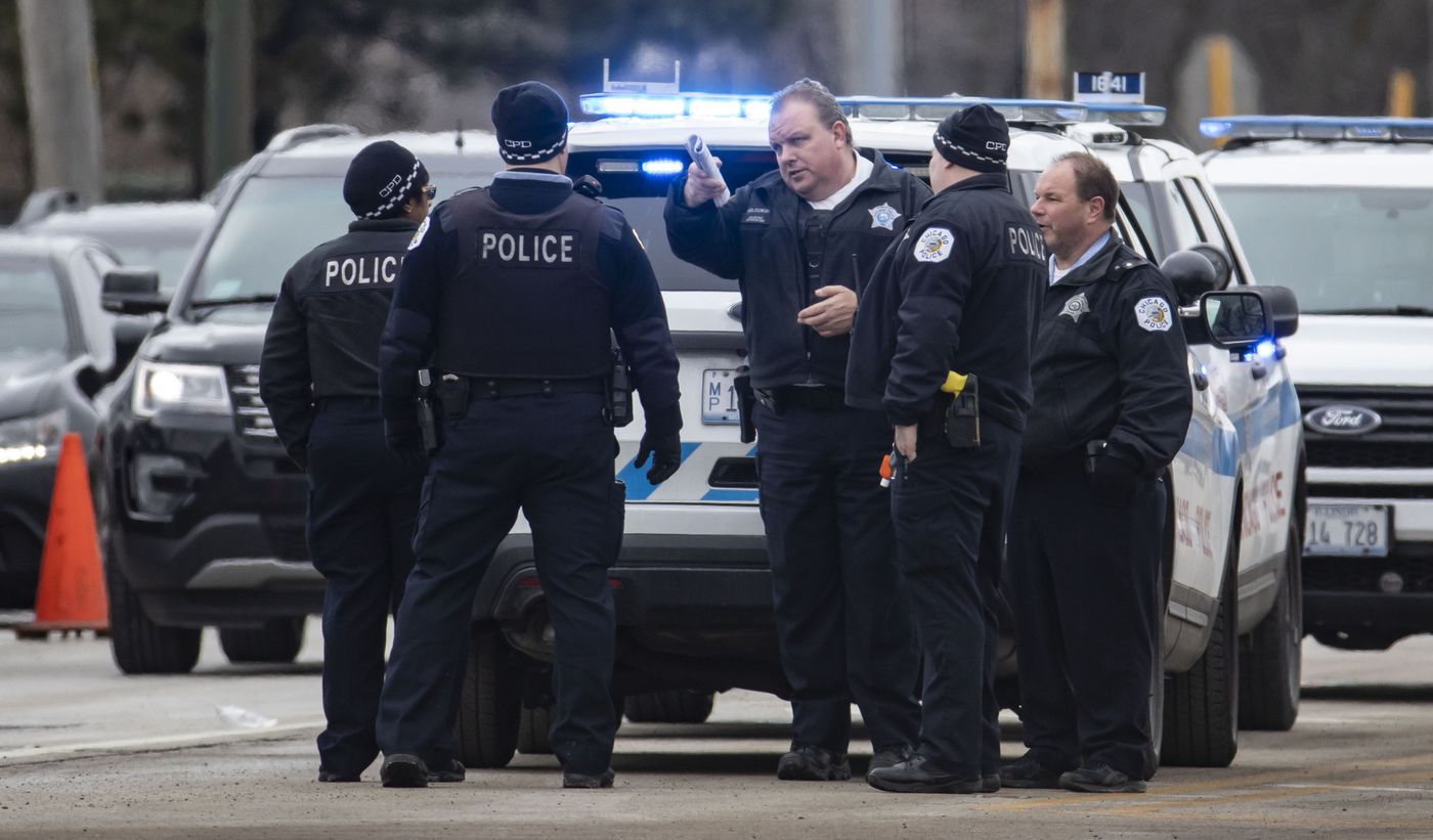 Policía de Chicago es capturado mientras grita insulto homofóbico a manifestante