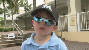 Niño de cinco años sorprende a golfistas de Florida con un hoyo en uno