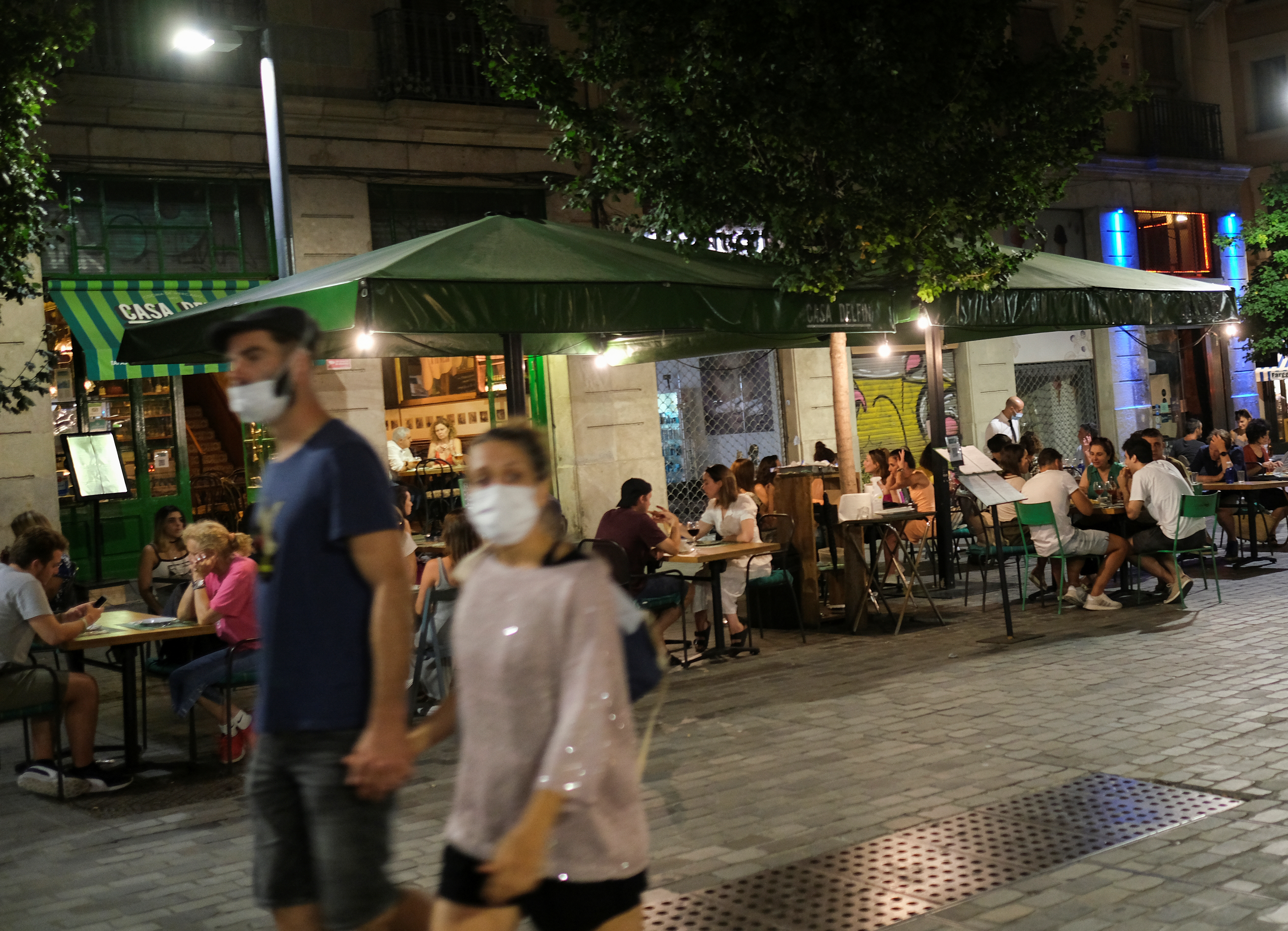 En España infecciones de Covid-19 tienen tercer día seguido de aumentos significativos