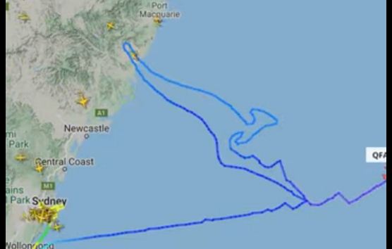 ¡INCREÍBLE! Último Boeing 747 de una aerolínea en Australia se despidió dibujando un canguro en el cielo (VIDEO)