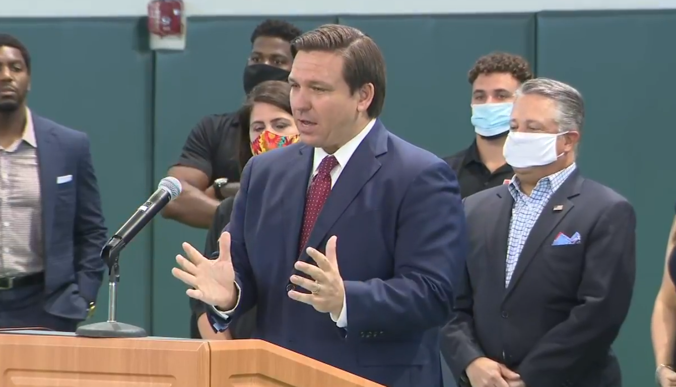 DeSantis afirmó que podría extender la prohibición de desalojos en toda Florida