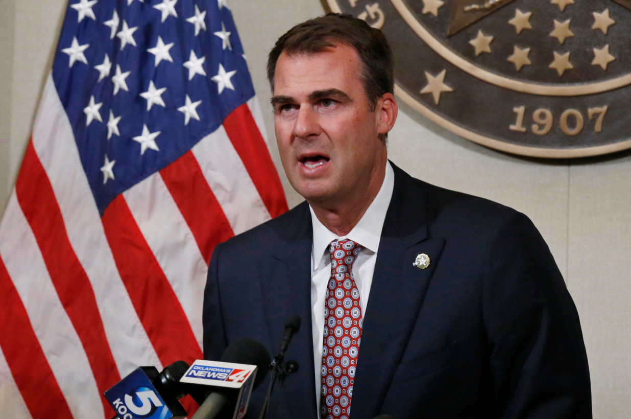 Kevin Stitt es el primer gobernador de EEUU en dar positivo por Covid-19