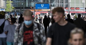 La mayoría de los alemanes considera correcto prolongar las restricciones por la pandemia, según encuesta