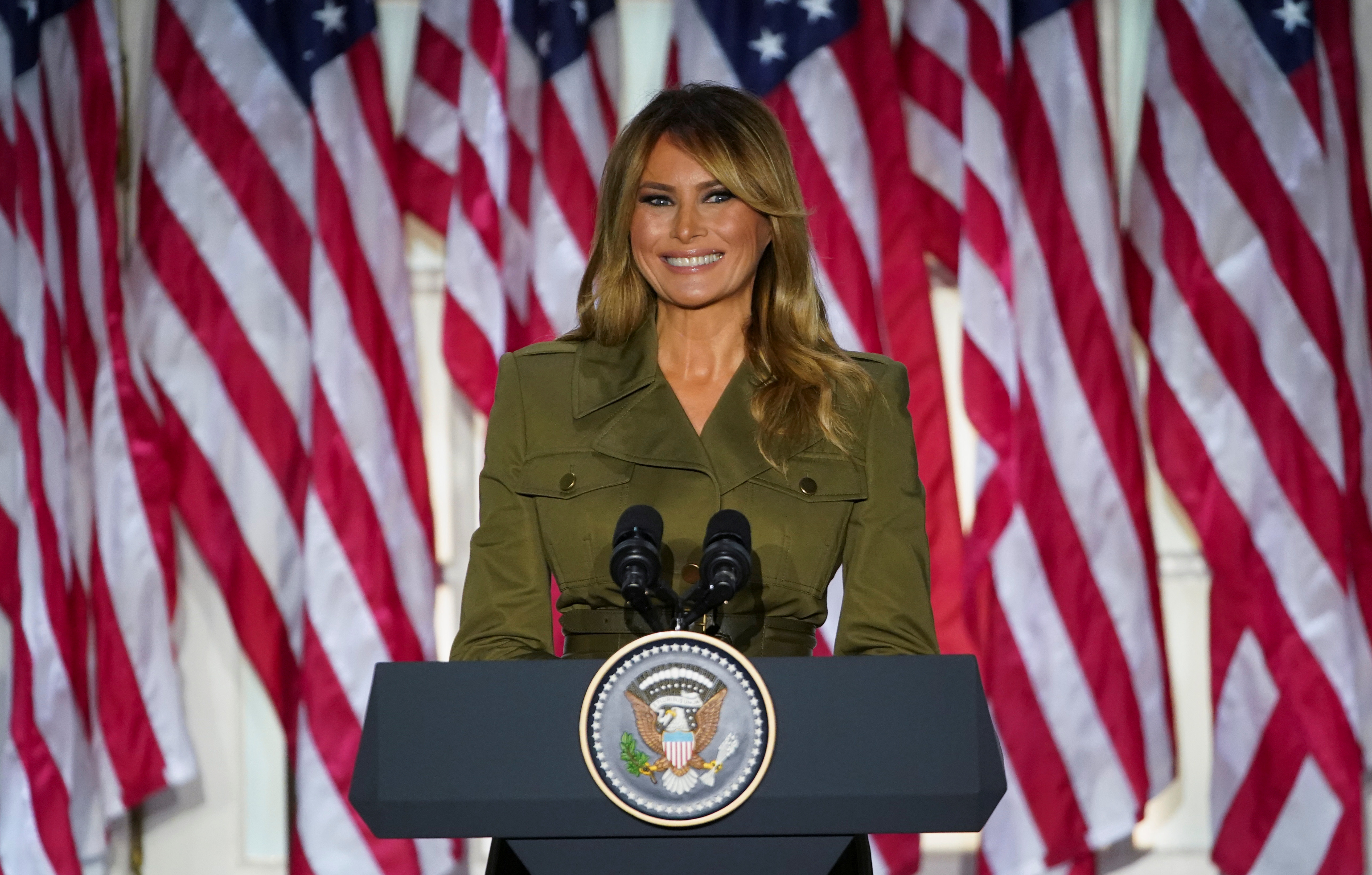 “Volveré a votar con orgullo por Donald”: Melania Trump iluminó la Convención Republicana