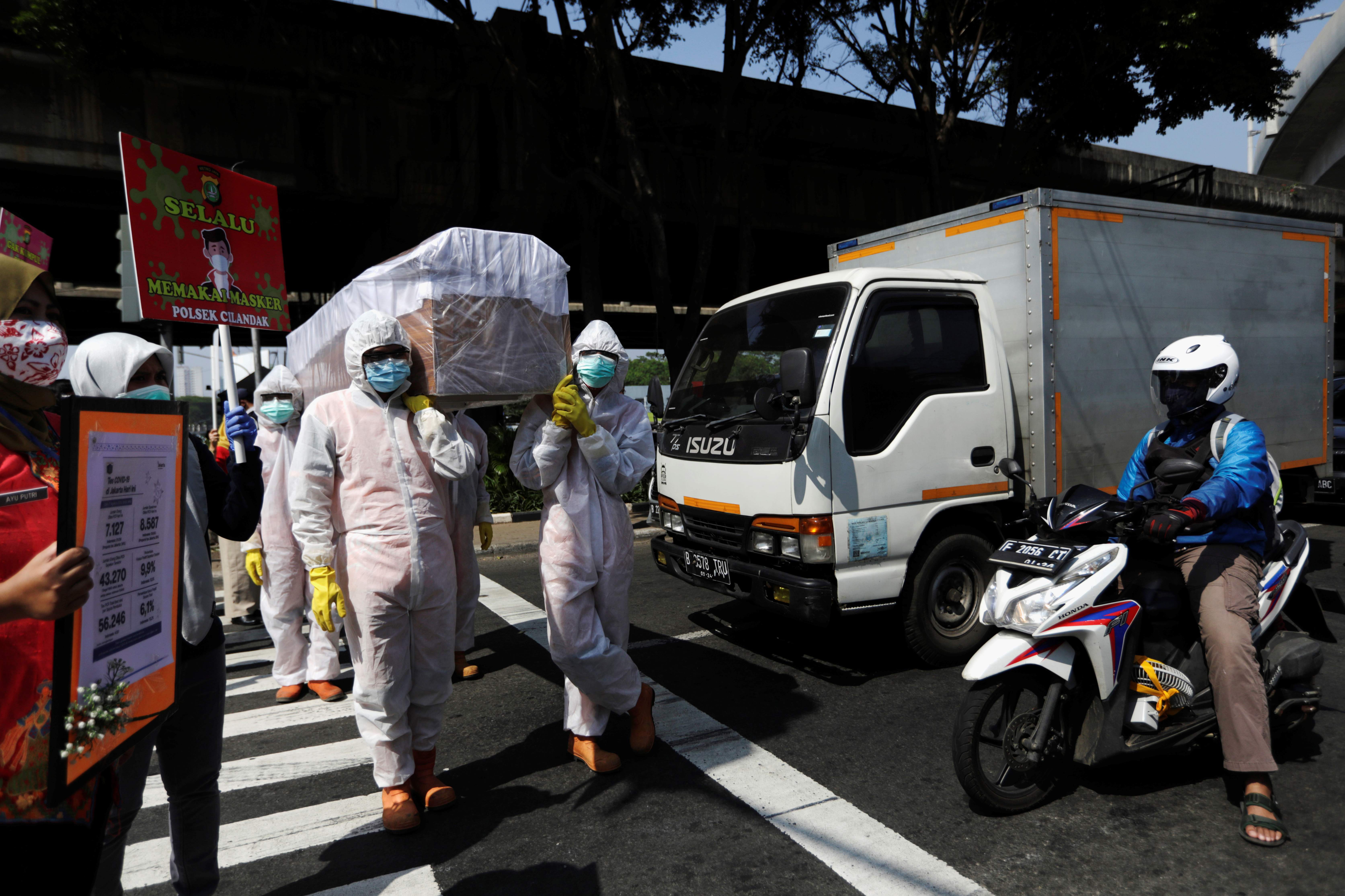 Identifican una nueva cepa de coronavirus en Indonesia a medida que los casos aumentan