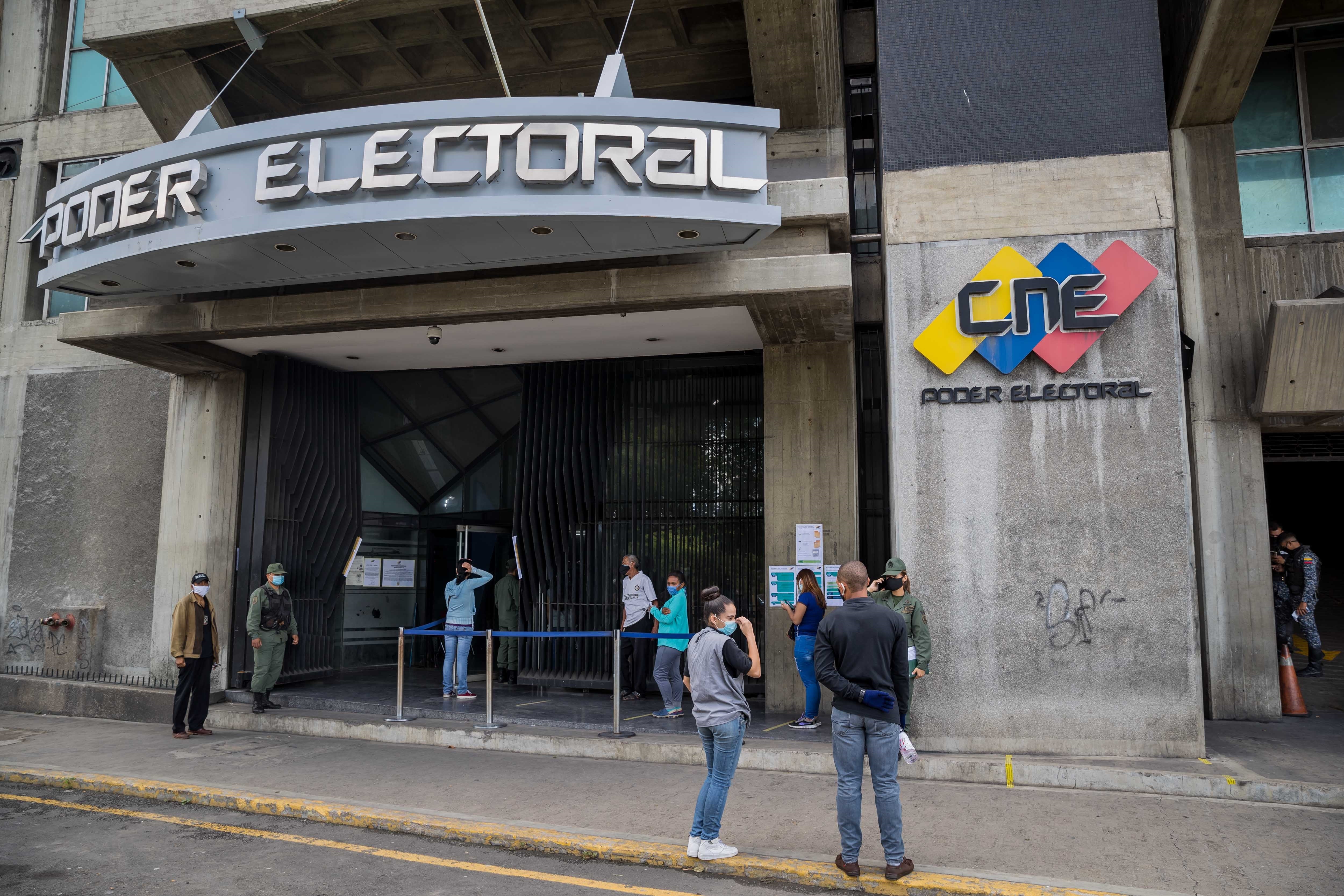 Manuel Cadenas desmintió vinculación con la inscripción de candidatos de La Fuerza del Cambio ante el CNE de Maduro