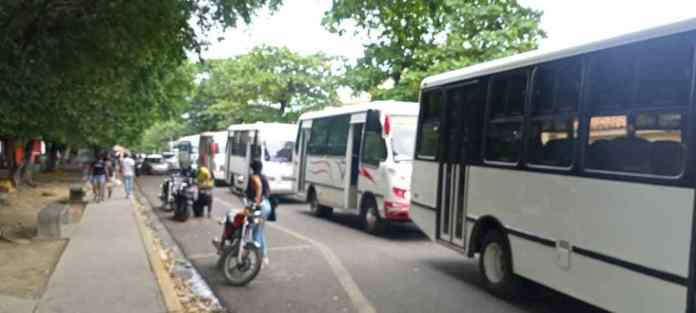 Transportistas tachirenses en la frontera reclamaron el derecho a ejercer su trabajo