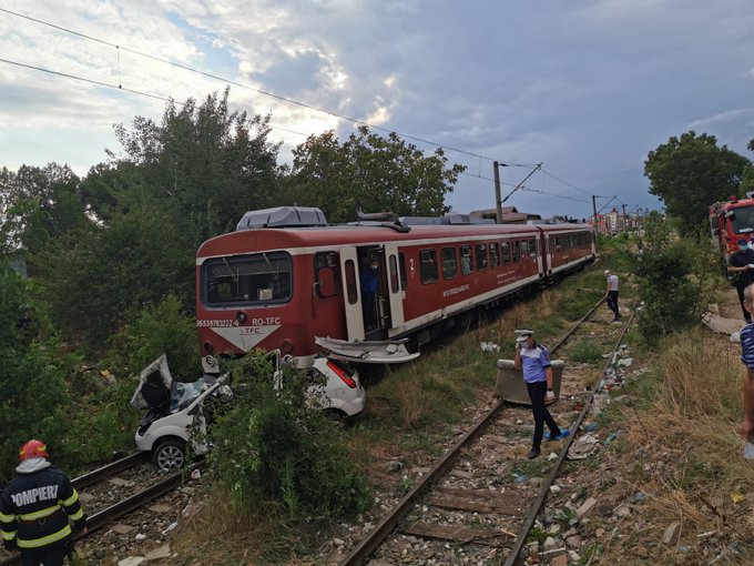 Transmitía un viaje con su esposa EN VIVO por Facebook… ¡Y de repente los atropelló un tren! (VIDEO)