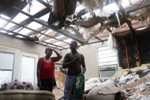 Tres muertes reportadas en Luisiana después del huracán Laura