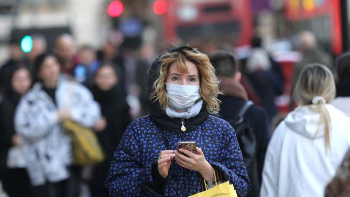 Inglaterra impone más restricciones para luchar contra el coronavirus
