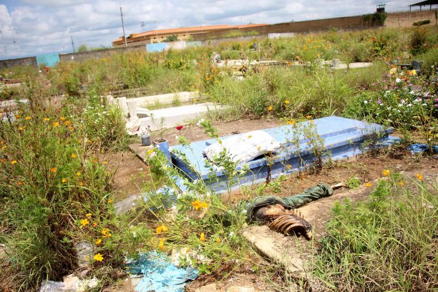 Cementerio municipal de Maturín está colapsado