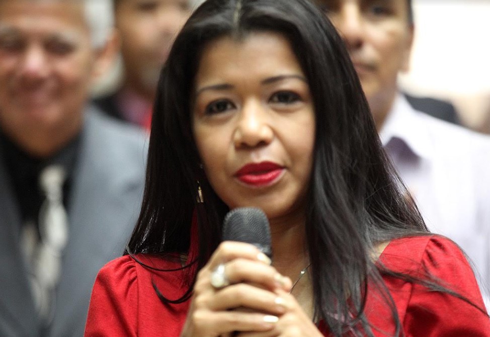 Diputada Mauligmer Baloa: En Amazonas pasamos decenas de horas sin luz, semanas sin combustible y meses sin gas doméstico