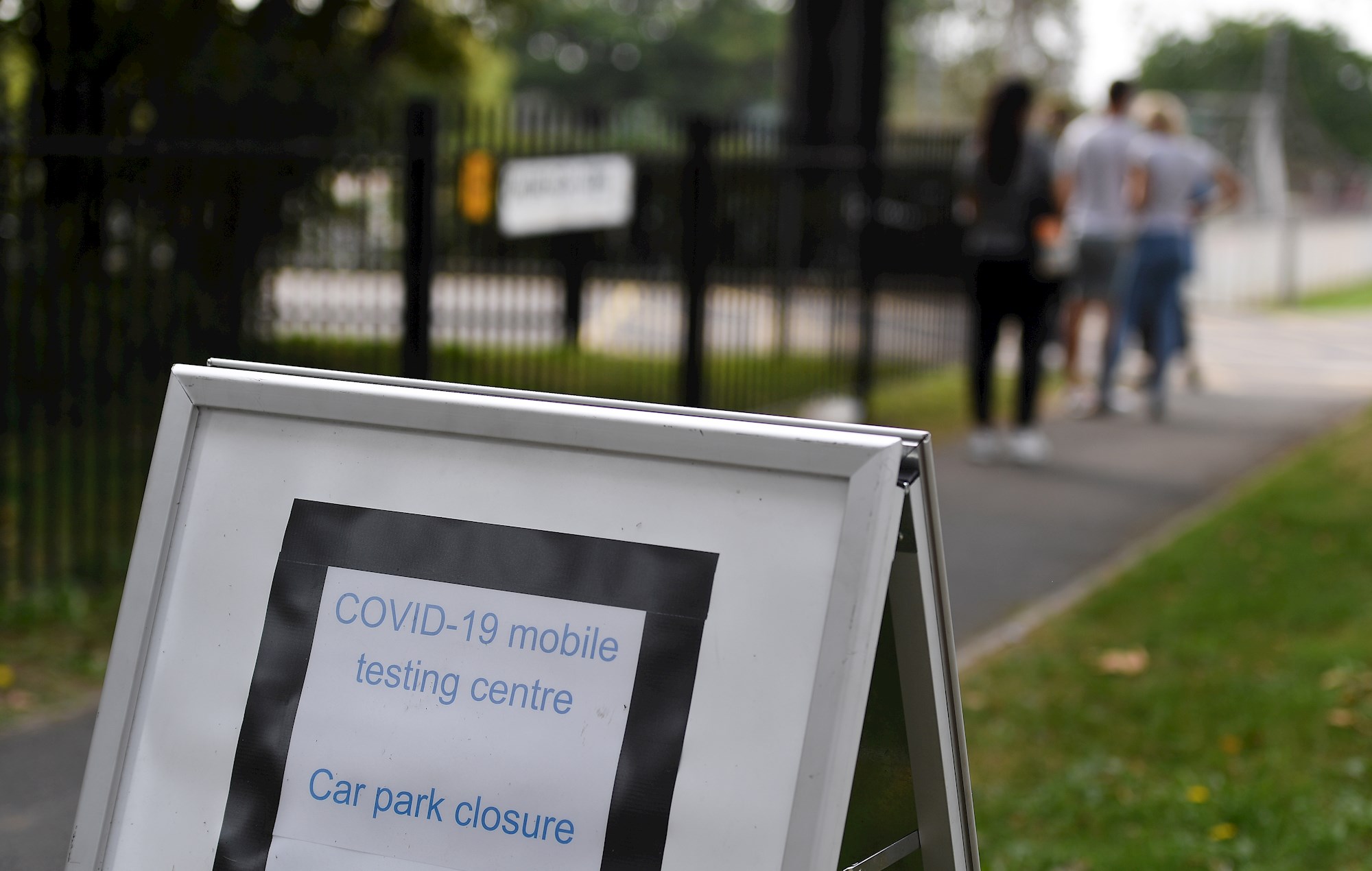 Londres probará vacunas en voluntarios infectados deliberadamente con Covid-19