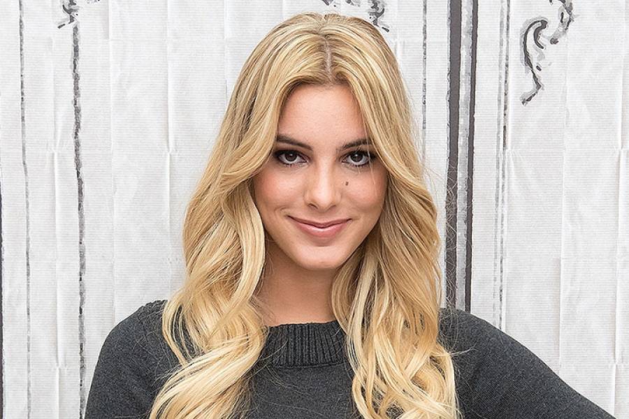 ¡Piconazo! A Lele Pons se le descosió el vestido y este fue el resultado (VIDEO)