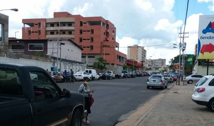 Jubilado de Alcasa falleció mientras hacía cola para gasolina en Bolívar