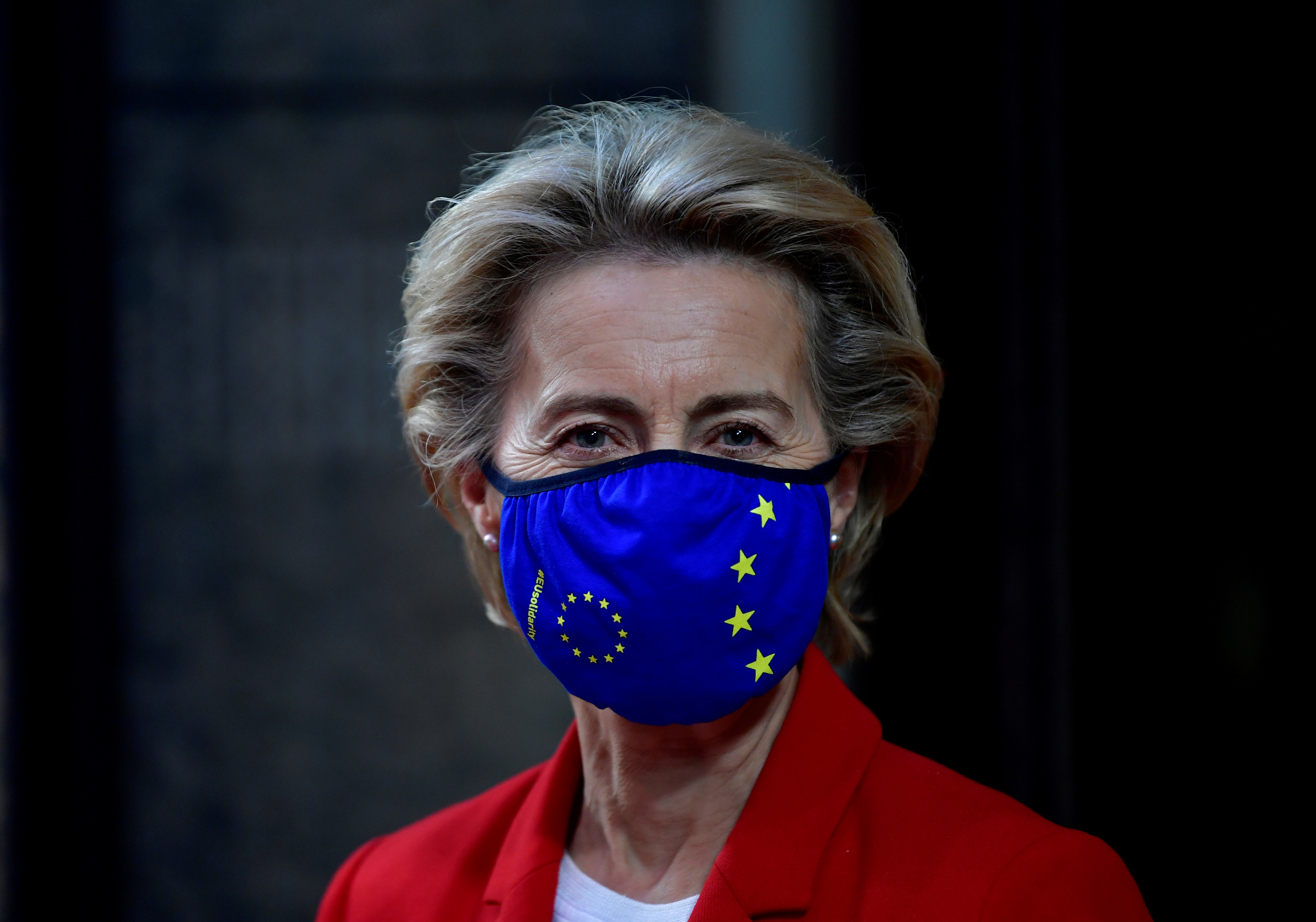 Von der Leyen en cuarentena tras estar en contacto con un positivo en Covid-19