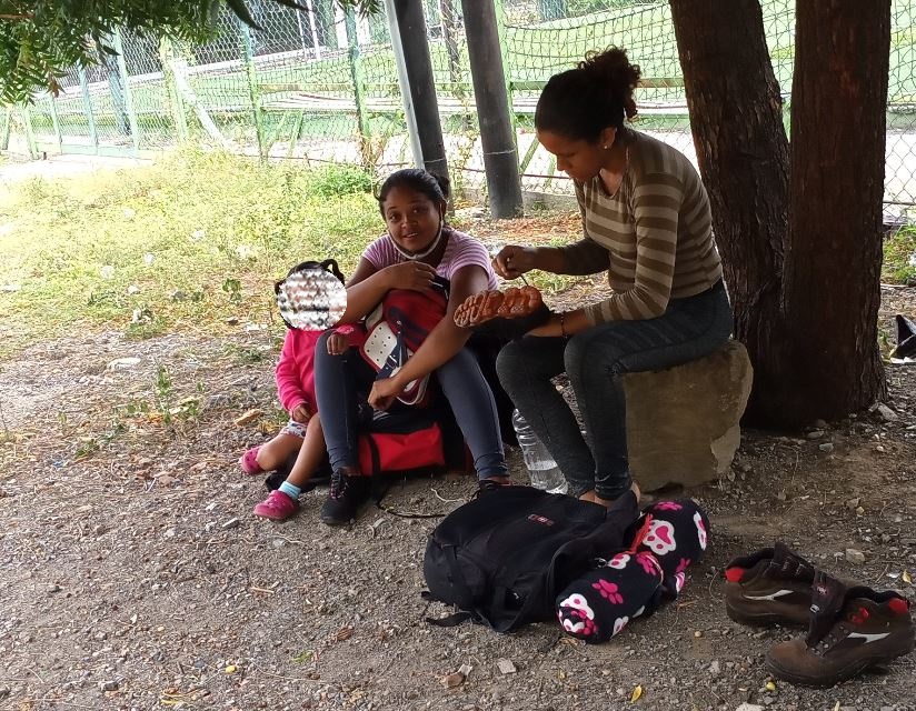 En Fotos: Caminantes venezolanos buscan cómo cruzar hacia Colombia #25Oct