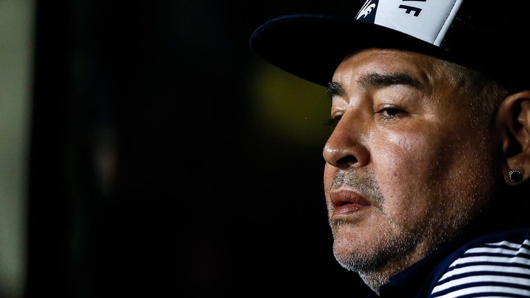 Maradona fue aislado tras tener contacto con un caso sospechoso de coronavirus