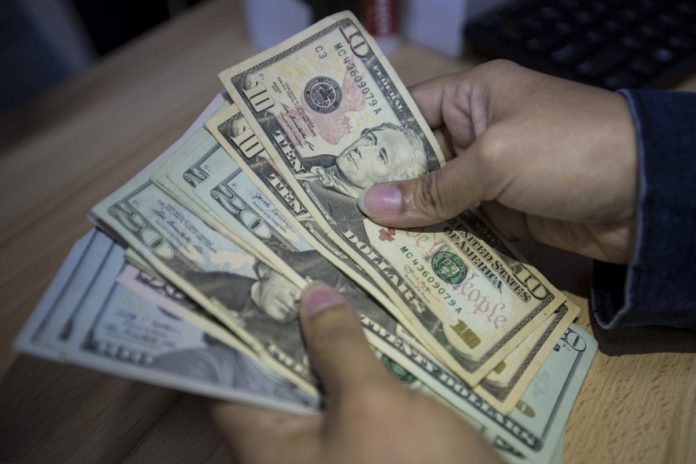 Al infinito y más allá: Dólar paralelo en Venezuela acelera en su escalada “hacia las nubes” #10Nov