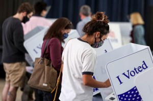 Legisladores republicanos de Carolina del Sur respaldan investigación de acusaciones por fraude electoral