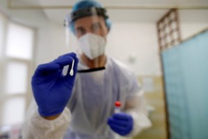 El Instituto de Higiene suspende las pruebas PCR para viajeros