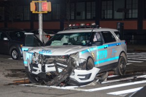 Dos oficiales de policía de Nueva York heridos en accidente en un Queens