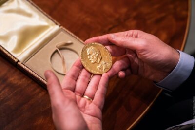 Comienza la entrega de los Premios Nobel 2020 en los países de los galardonados