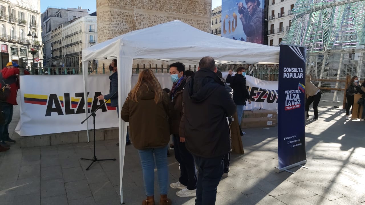 Venezolanos en Madrid acuden a los Centros para la Consulta Popular a ratificar la voluntad del cambio #12Dic (FOTOS)