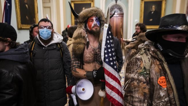 Más de tres años de prisión para uno de los asaltantes del Congreso de EEUU