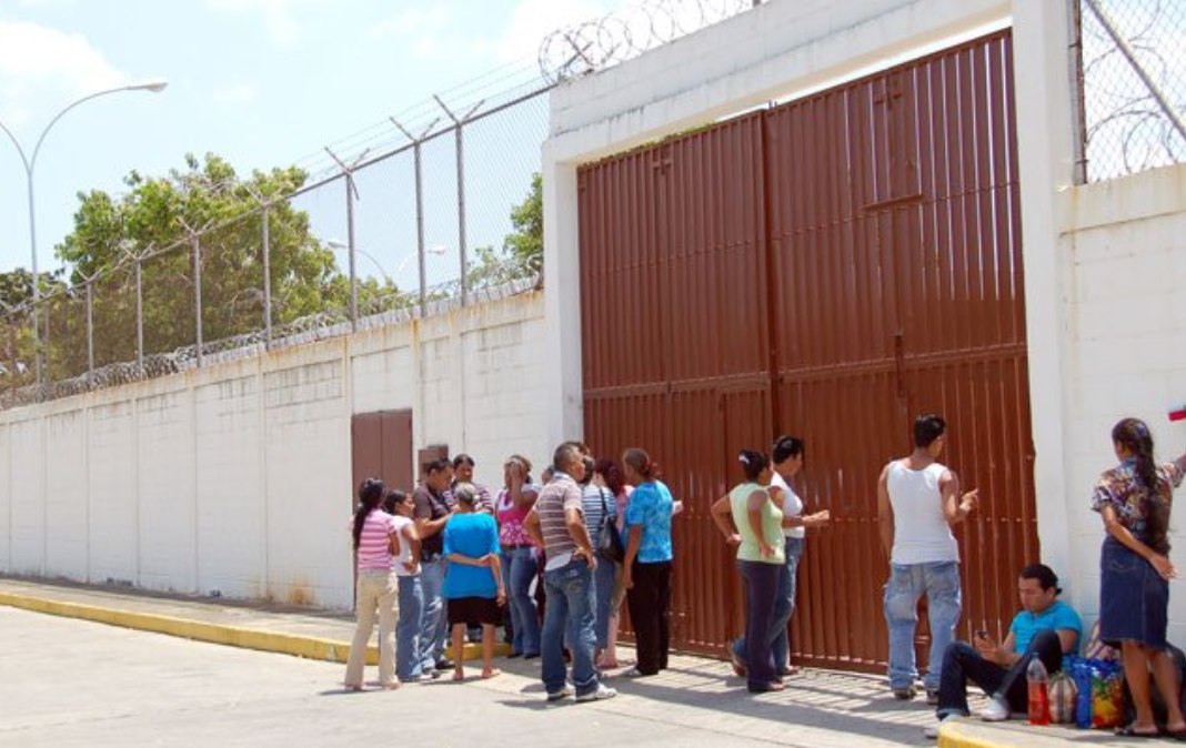 Hambre causó motín en el Centro Socioeducativo Pablo Herrera Campins de Lara (Video)