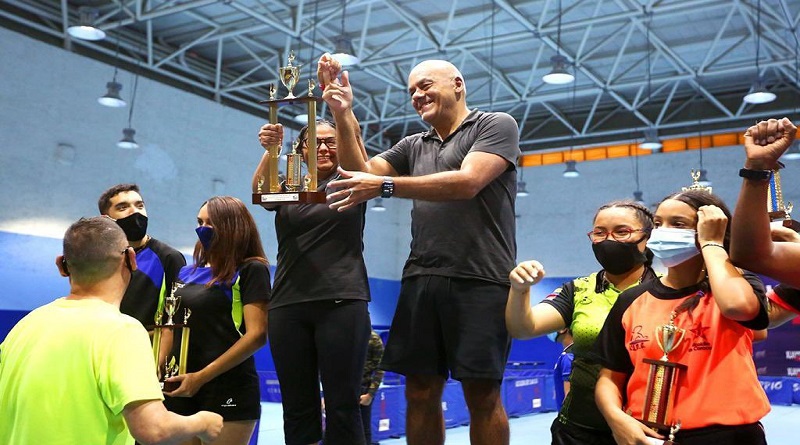 Juegan con el hambre y también al ping-pong: El hobbie de los hermanitos Rodríguez (Fotos)