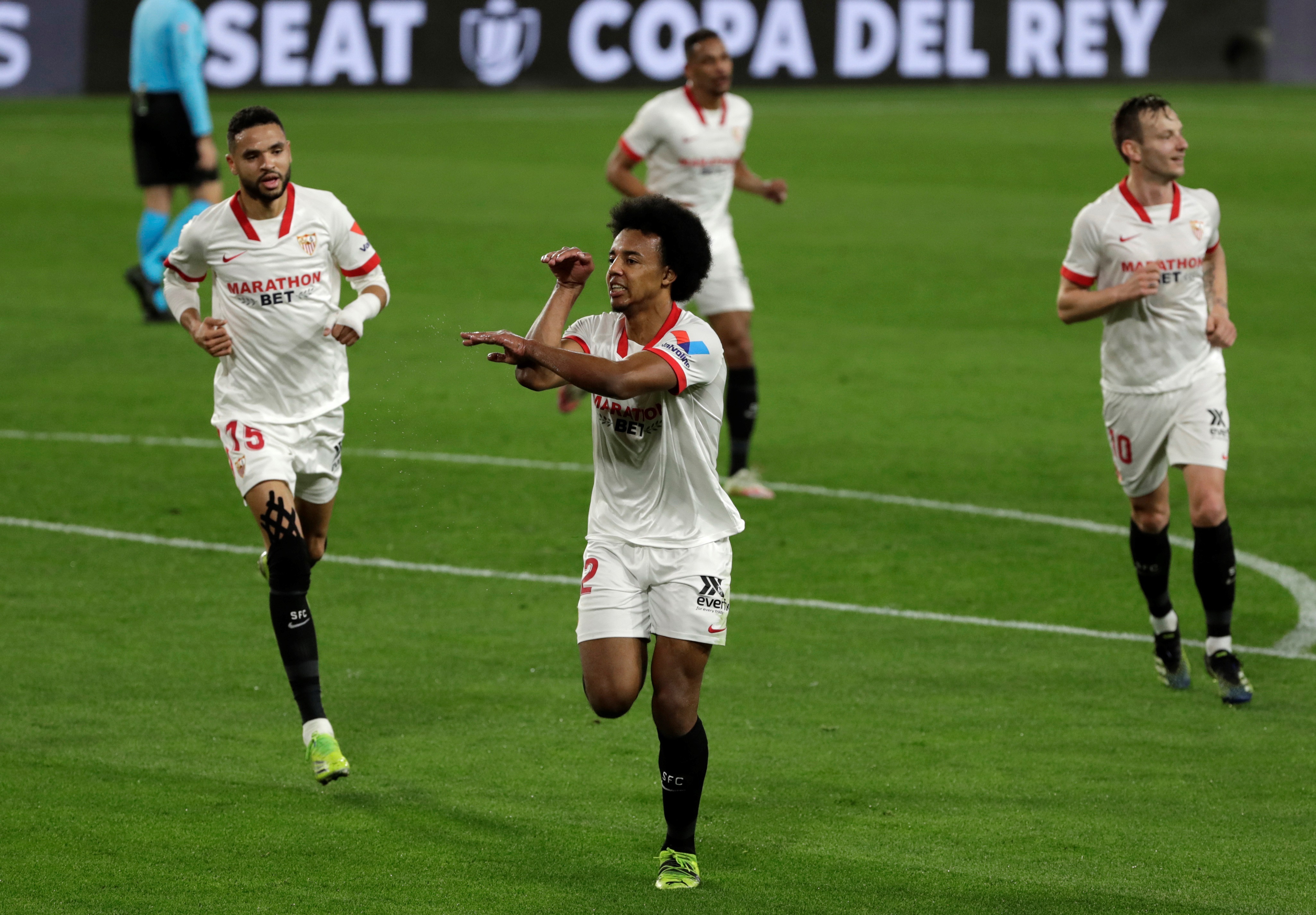 Barcelona y Sevilla habrían acordado el traspaso del internacional francés Jules Koundé