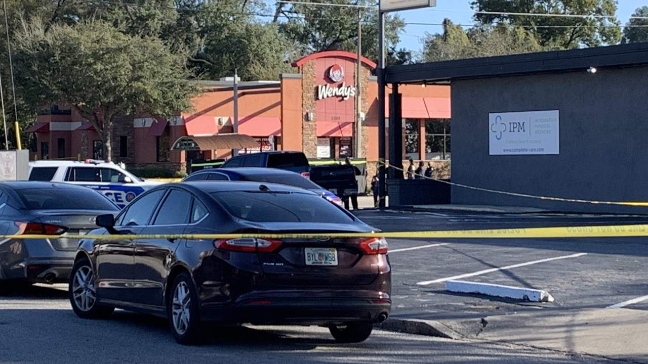 Al menos dos personas fallecieron en un enfrentamiento en East Colonial