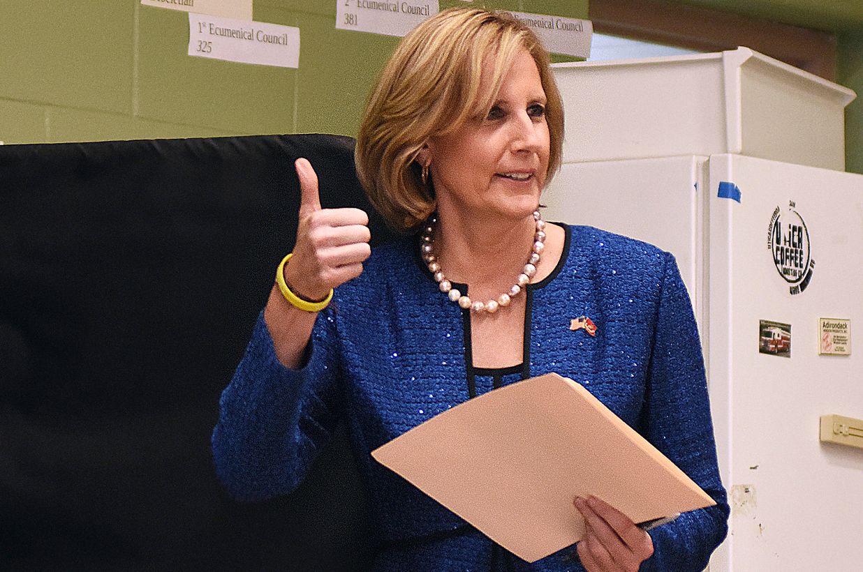 La republicana de Nueva York, Claudia Tenney, declarada vencedora en la última carrera de House