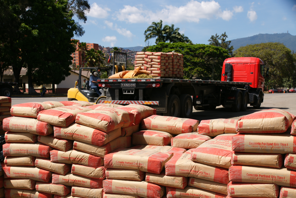 El cemento es un lujo en Venezuela: Remodelaciones, averías y construcciones están paralizadas