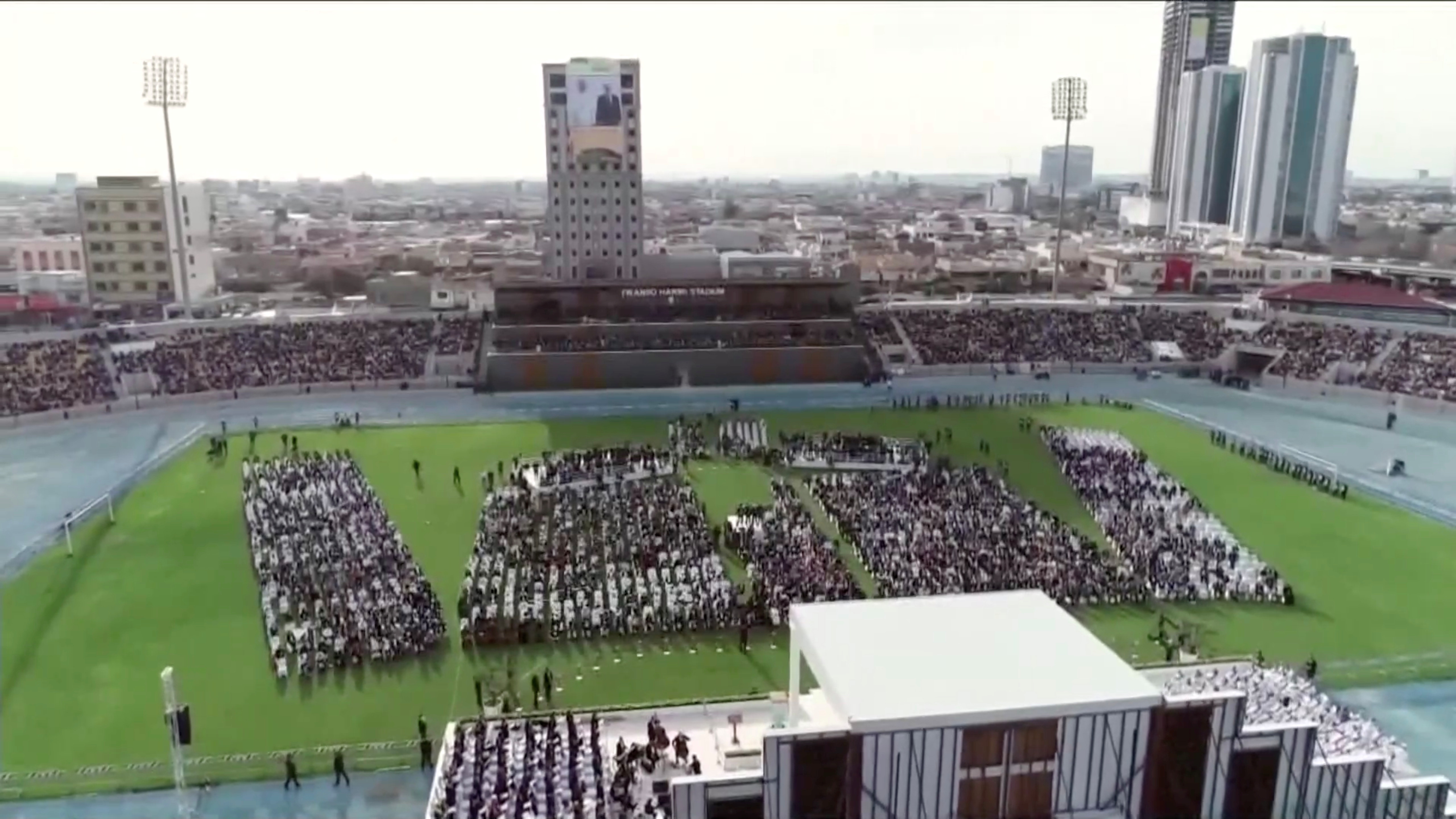 El papa Francisco invitó a no caer en la venganza en su misa multitudinaria en Erbil