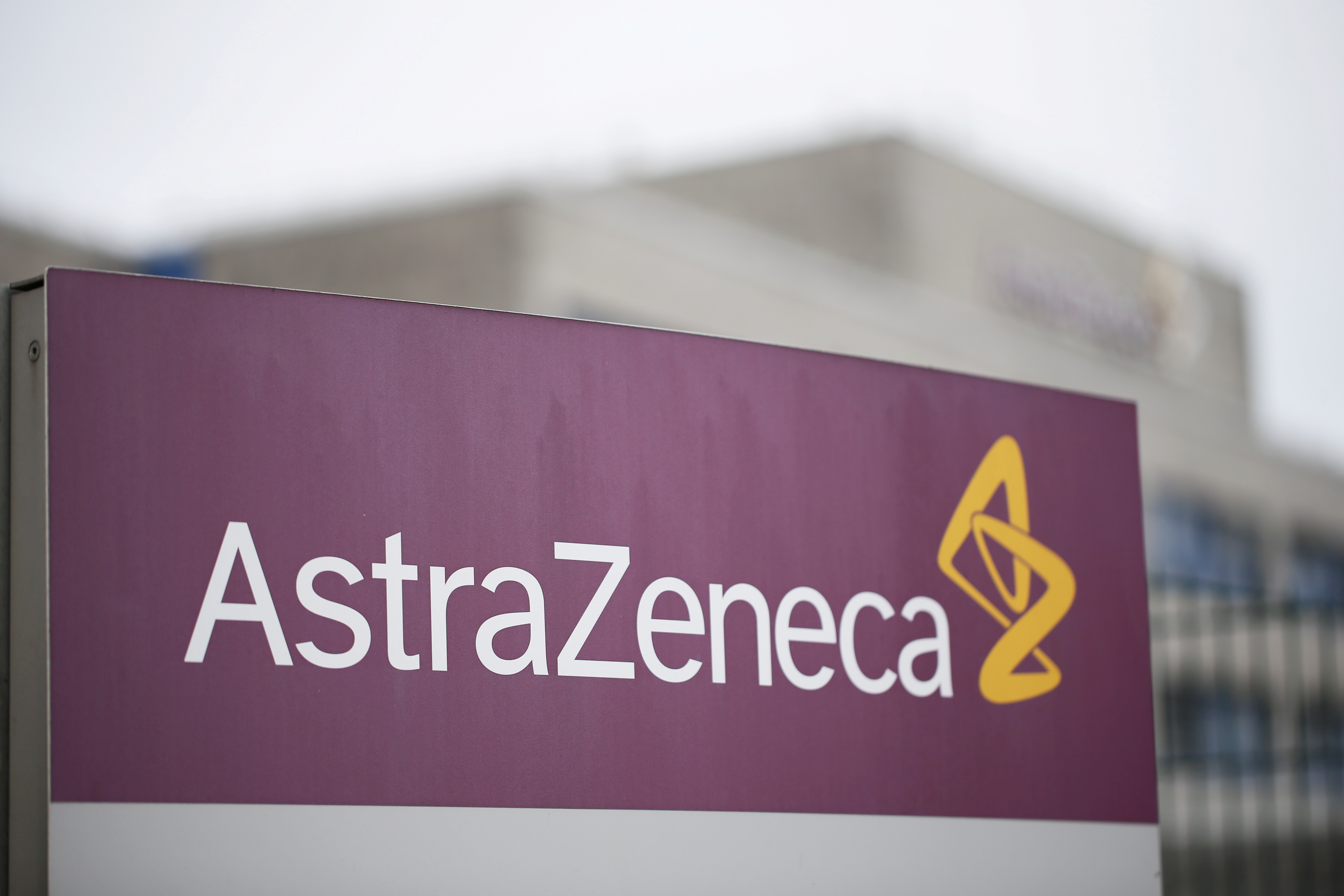 Bloqueadas en Italia cerca de 29 millones de dosis de vacuna AstraZeneca