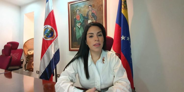 Embajadora Faria aplaudió que Costa Rica ampliara acciones de cooperación a favor de venezolanos