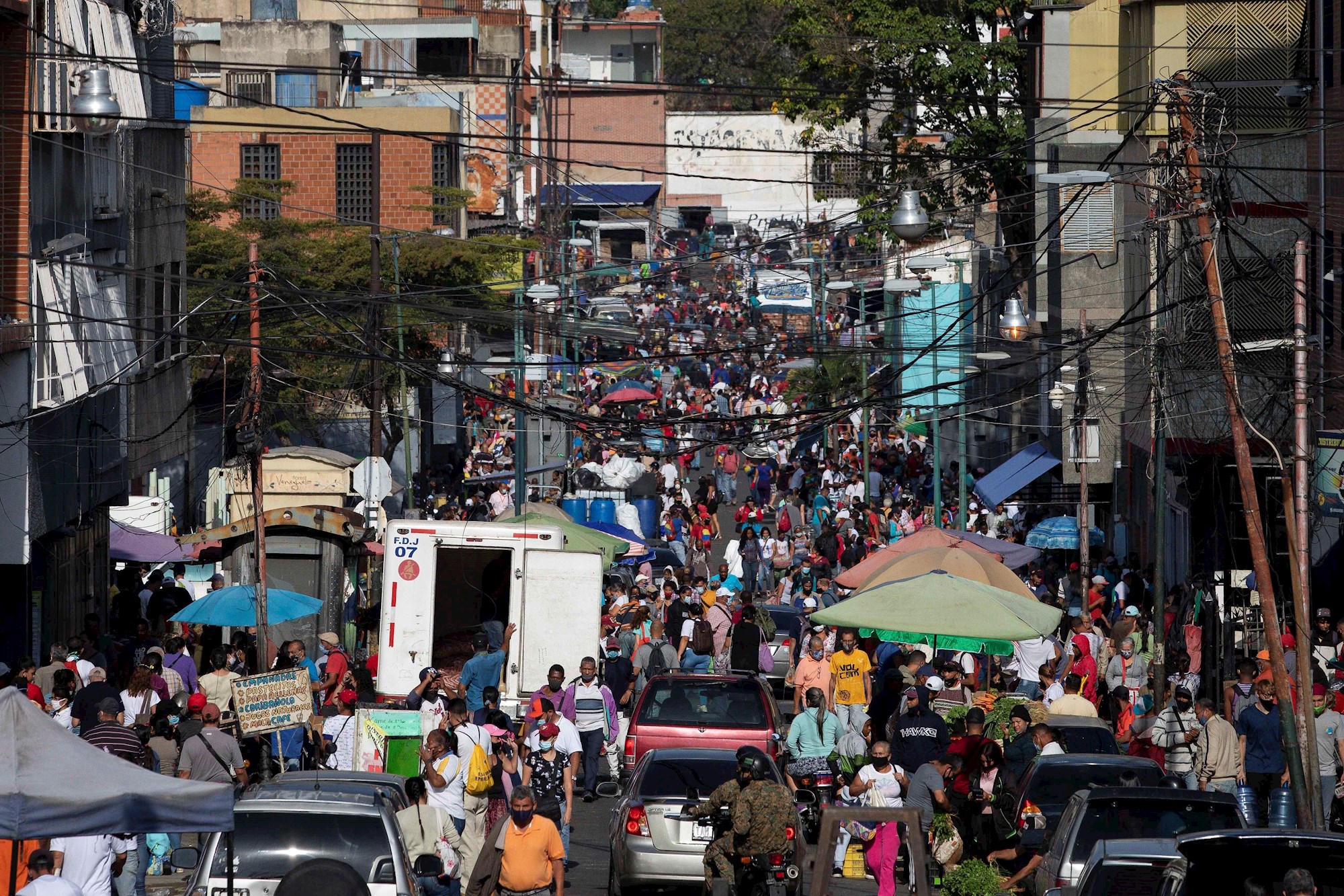 Venezuela en alerta: Una segunda ola y mutaciones en un sistema sanitario colapsado