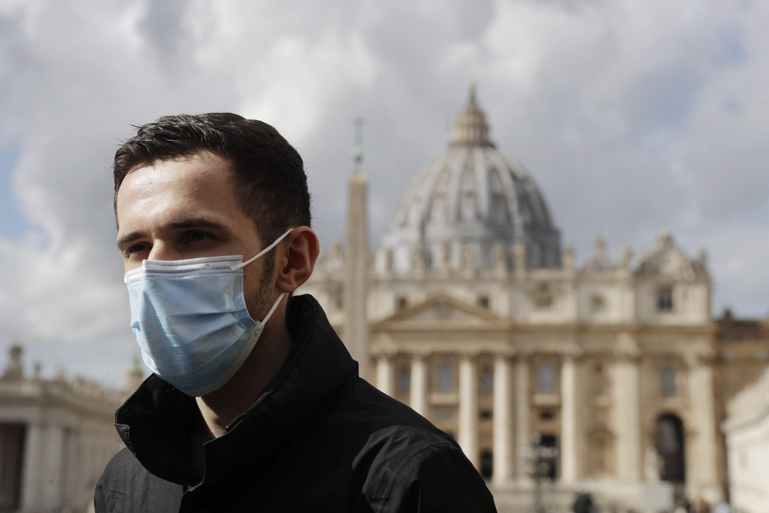 Exmonaguillo del Vaticano que denunció abusos a un compañero pensó en suicidarse