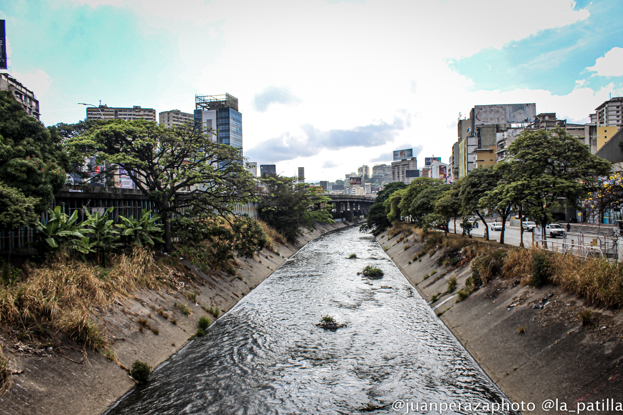 Recuperaron un cadáver en las riberas del río Guaire este #25Dic (Fotos)