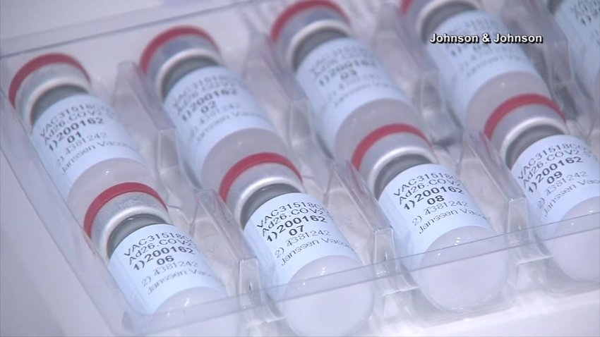 Trabajadores del distrito escolar de Arlington serán vacunados contra el coronavirus