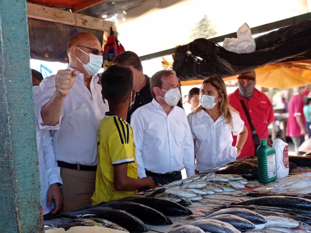 Diputado Guanipa constató sufrimiento de venezolanos en el mercado de Puerto la Cruz #5Mar (FOTOS)