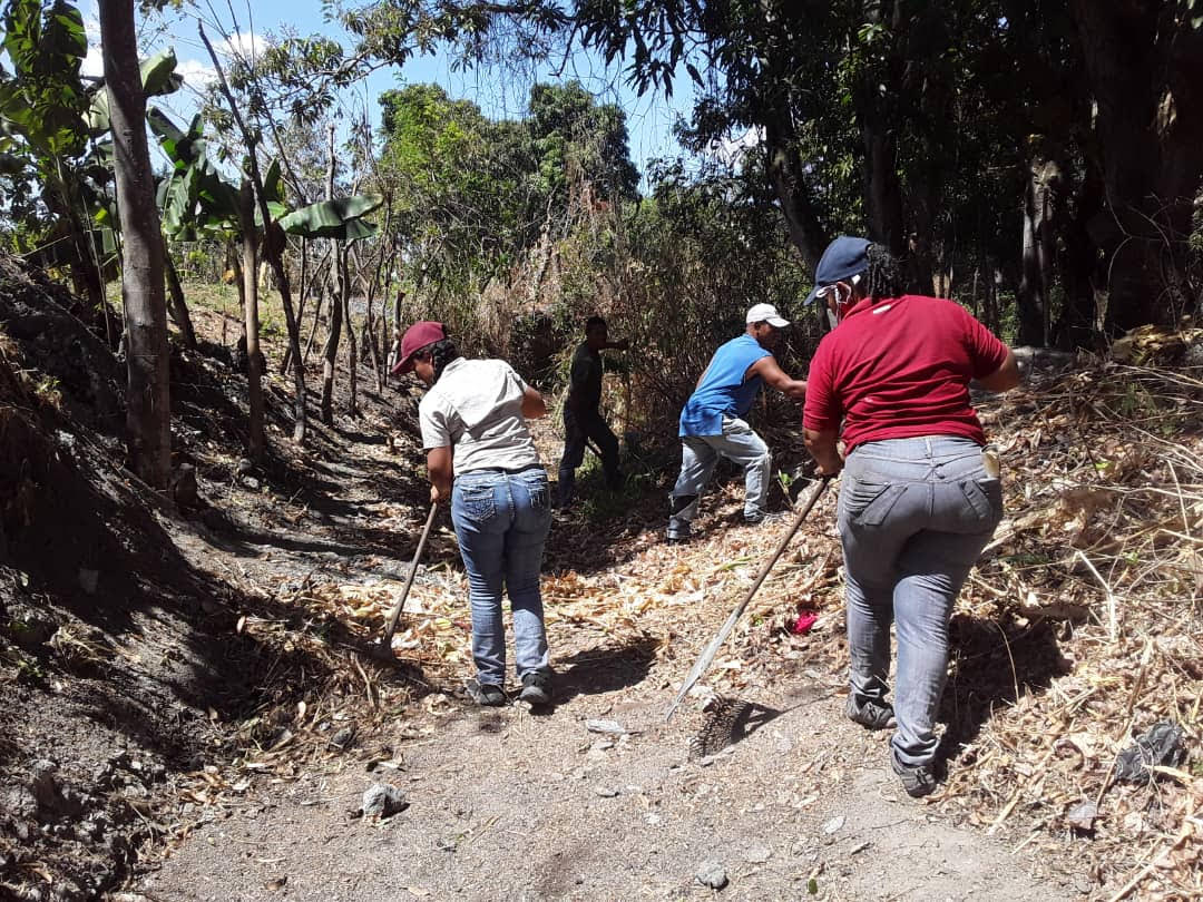 UNT Carlos Arvelo ejecutó limpieza de canales, caños y quebradas en la localidad